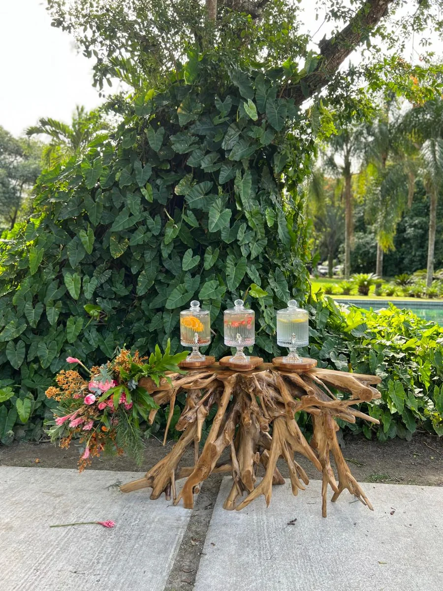 Mesa de doces decorada para celebração